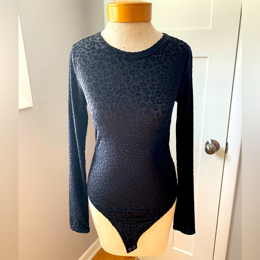 Good American black mesh leopard body suit. NEW